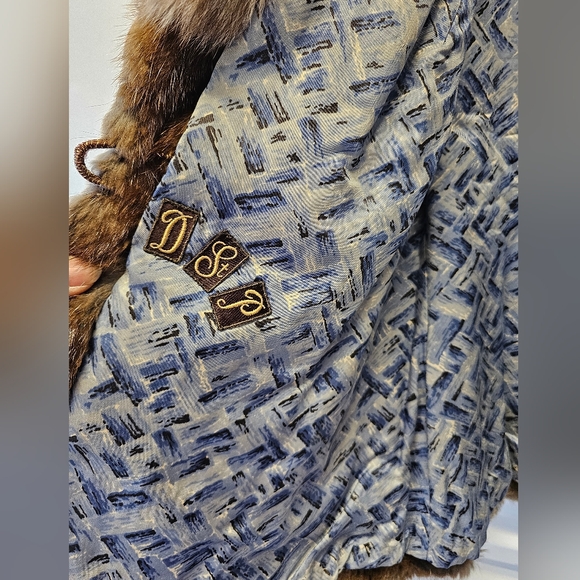 GENUINE AUTHENTIC OPOSSUM FUR COAT with GORGEOUS LARGE FOX FUR COLLAR SIZE SMALL - Picture 8 of 10